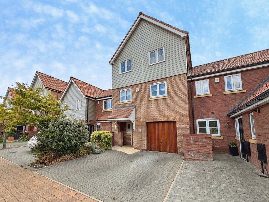 Main image of 4 bedroom Semi Detached House for sale, The Quays, Burton Waters, Lincolnshire, LN1