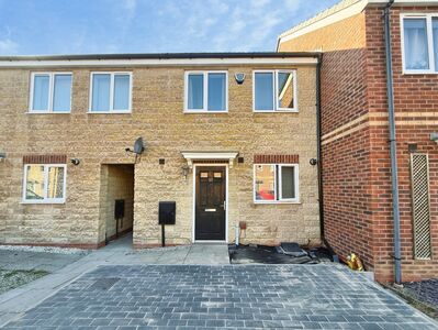 2 bedroom Mid Terrace House for sale