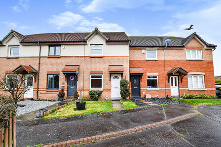 West Windygoul Gardens, 2 bedroom Mid Terrace House to rent, &pound;1,200 pcm