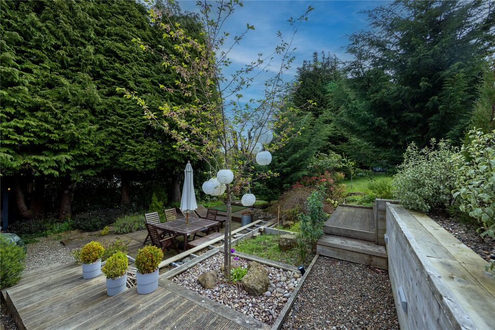 5 bedroom Detached House for sale, Glen Gardens, Falkirk, FK1 £499,995