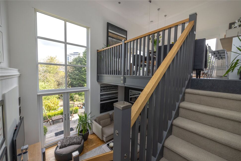 5 bedroom Detached House for sale, Glen Gardens, Falkirk, FK1 £499,995