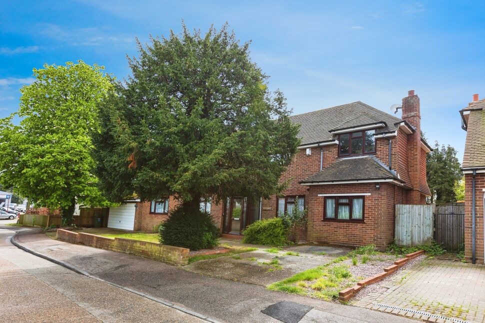Main image of 5 bedroom Detached House for sale, Round Ash Way, Hartley, Kent, DA3