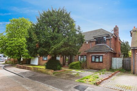 Round Ash Way, 5 bedroom Detached House for sale, £775,000