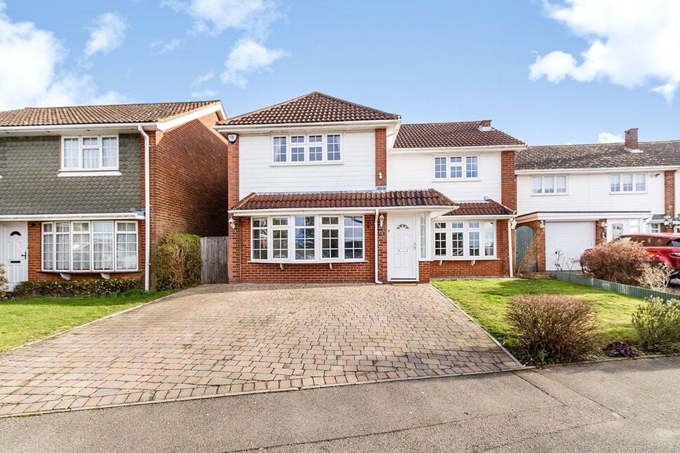 Main image of 4 bedroom Detached House to rent, Chantry Avenue, Hartley, Kent, DA3