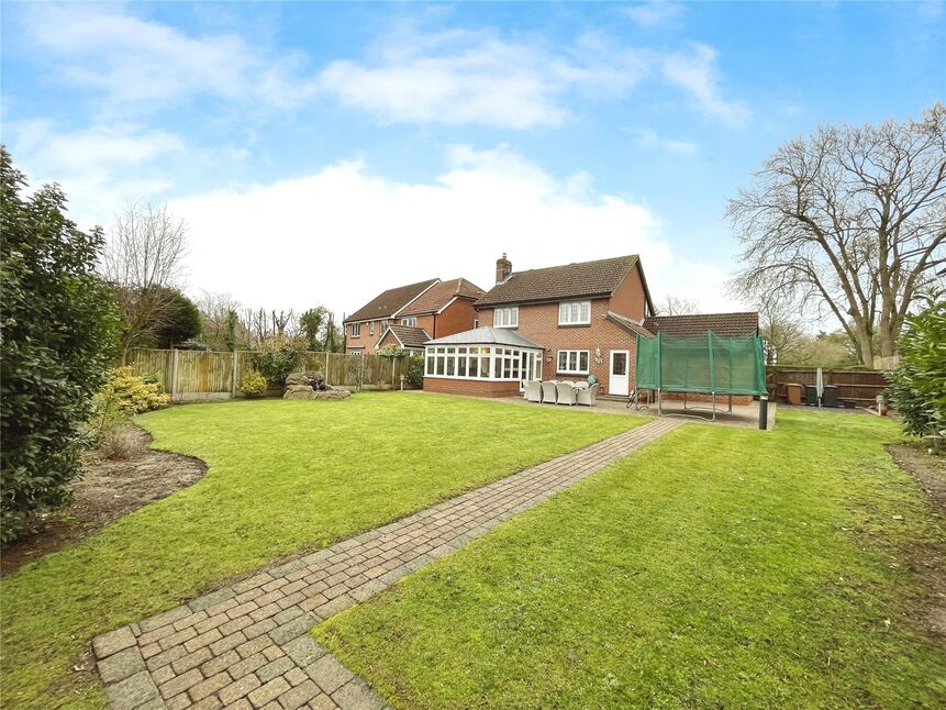 4 bedroom Detached House for sale, The Maples, New Barn, DA3 £850,000