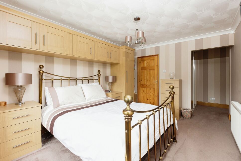 4 bedroom Detached House for sale, Whitepost Lane, Meopham, DA13 £650,000