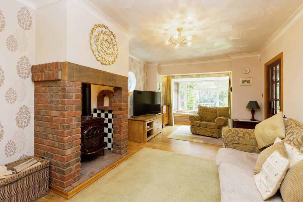 4 bedroom Detached House for sale, Whitepost Lane, Meopham, DA13 £650,000