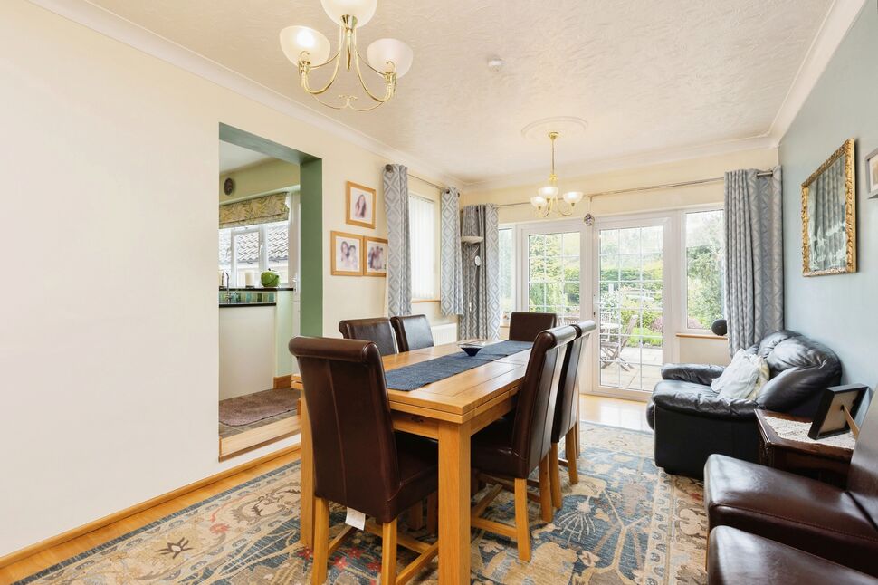 4 bedroom Detached House for sale, Whitepost Lane, Meopham, DA13 £650,000