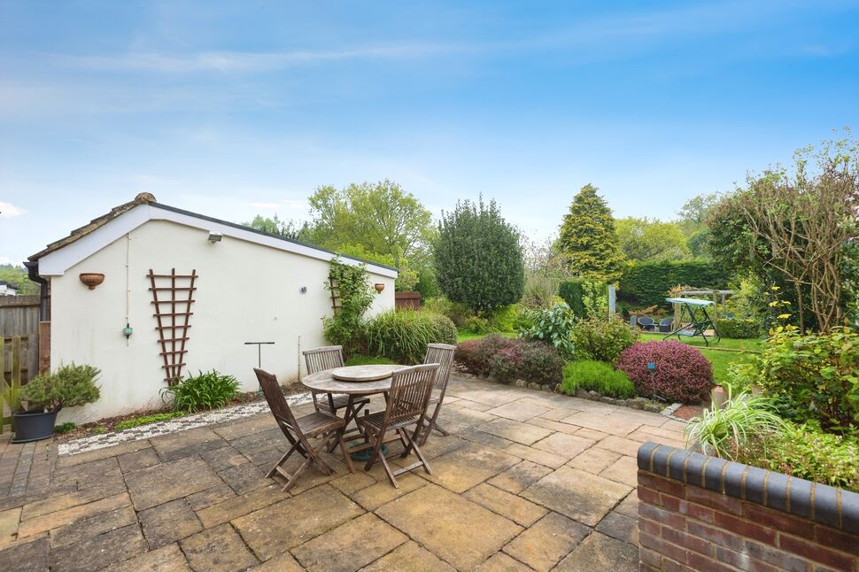 4 bedroom Detached House for sale, Whitepost Lane, Meopham, DA13 £650,000