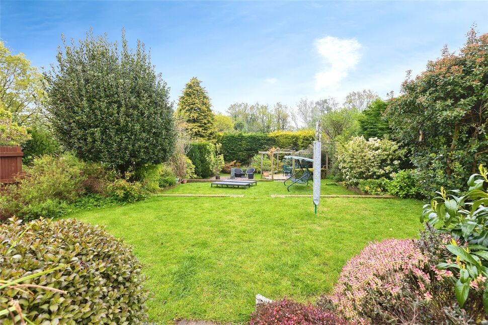 4 bedroom Detached House for sale, Whitepost Lane, Meopham, DA13 £650,000