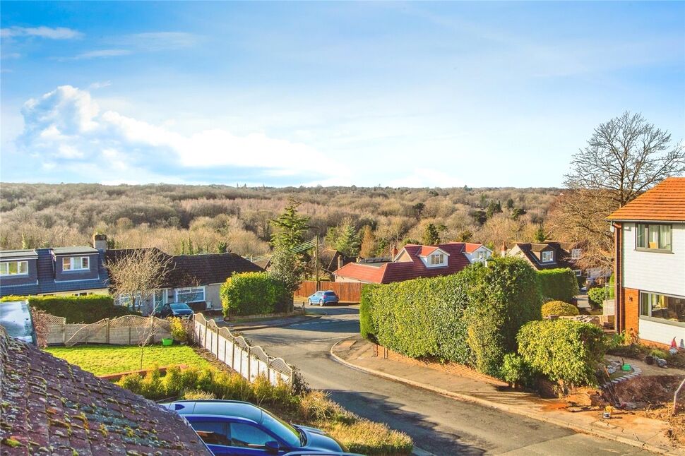 4 bedroom Detached House for sale, Greenfinches, New Barn, DA3 £650,000