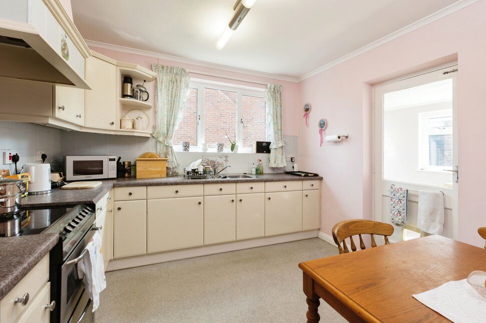 3 bedroom Detached House for sale, Kent Road, Longfield, DA3 £550,000