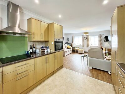 Gallops View, 1 bedroom  Flat for sale, £215,000