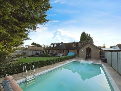 Kenwood Avenue, 4 bedroom Detached Bungalow for sale, £950,000