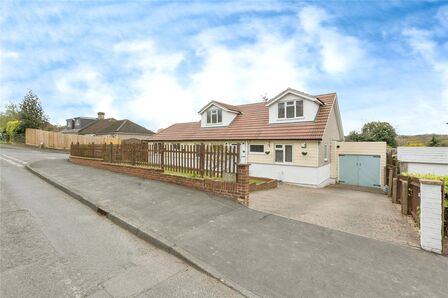 Pescot Avenue, 4 bedroom Detached House for sale, £750,000
