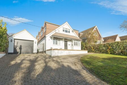 The Drive, 4 bedroom Detached House for sale, £850,000