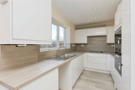 4 bedroom Mid Terrace House for sale