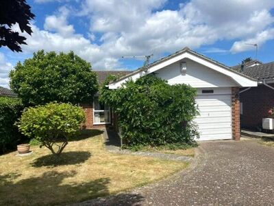 Station Road, 3 bedroom Detached Bungalow for sale, £525,000
