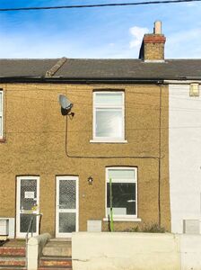 2 bedroom Mid Terrace House for sale