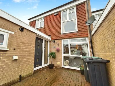 3 bedroom Mid Terrace House for sale