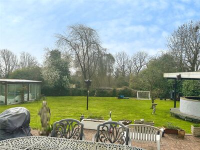 4 bedroom Detached Bungalow for sale