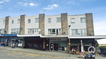 Station Road, 3 bedroom Flat to rent, &pound;1,400 pcm