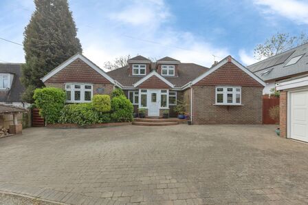6 bedroom Detached Bungalow for sale