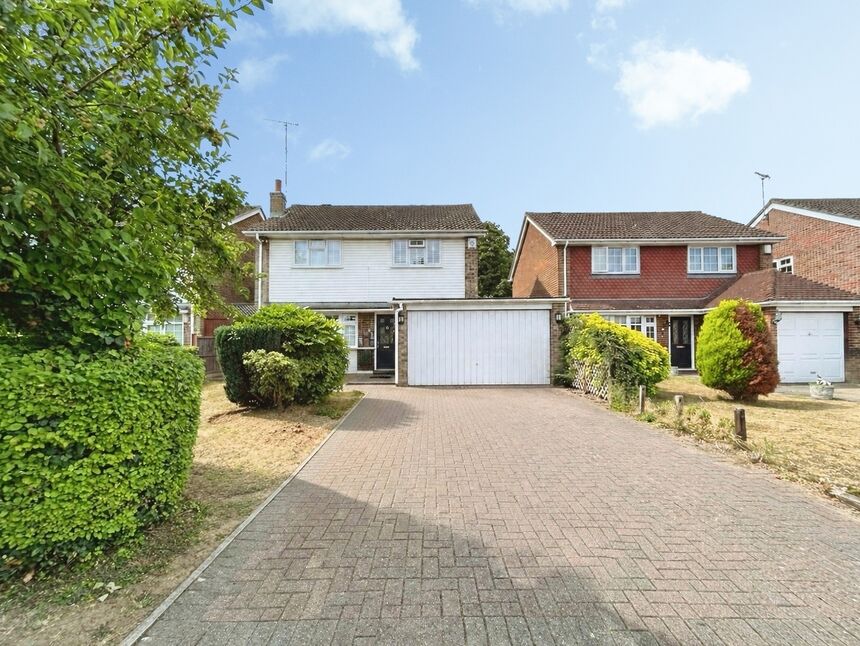 Main image of 3 bedroom Detached House for sale, Chantry Avenue, Hartley, Kent, DA3