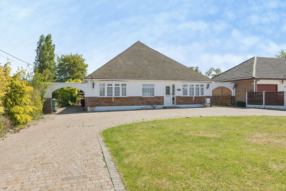 Main image of 4 bedroom Detached Bungalow for sale, Gresham Avenue, Hartley, Kent, DA3