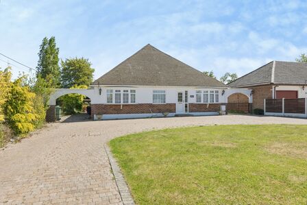 4 bedroom Detached Bungalow for sale