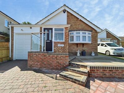 4 bedroom Detached Bungalow for sale