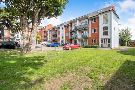Kings Walk Holland Road, 2 bedroom  Flat to rent, £895 pcm