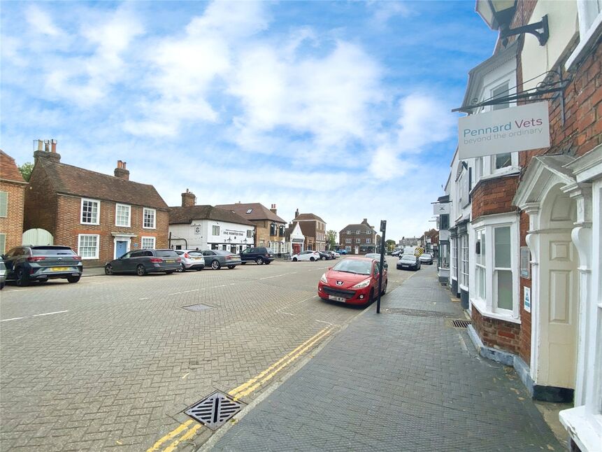 Main image of 1 bedroom Flat to rent, High Street, West Malling, Kent, ME19
