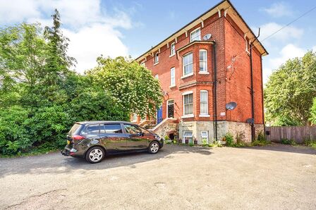 2 bedroom  Flat to rent