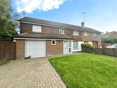 5 bedroom Semi Detached House to rent
