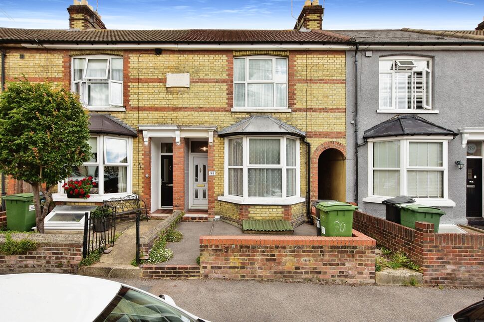 3 bedroom Mid Terrace House for sale