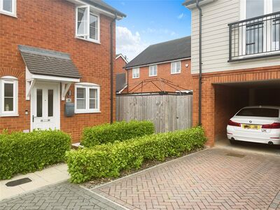 Friars Court, 2 bedroom End Terrace House to rent, £1,600 pcm