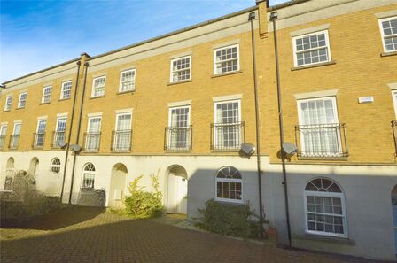 Tarragon Road, 3 bedroom Mid Terrace House for sale, £370,000