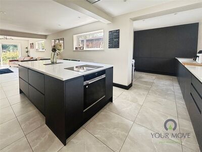 4 bedroom Detached Bungalow for sale