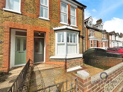 3 bedroom Mid Terrace House for sale