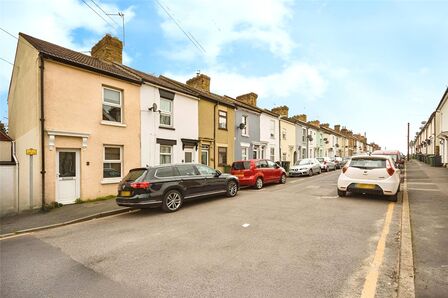 Gladstone Road, 2 bedroom End Terrace House for sale, £240,000