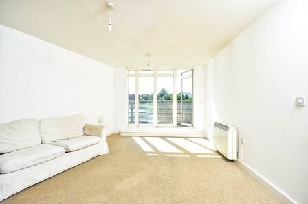 Kingfisher Meadow, 2 bedroom  Flat for sale, £95,000