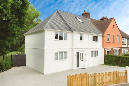 4 bedroom End Terrace House to rent