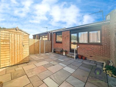 Echo Close, 1 bedroom Mid Terrace Bungalow for sale, £210,000