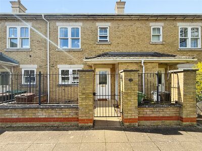 3 bedroom Mid Terrace House for sale