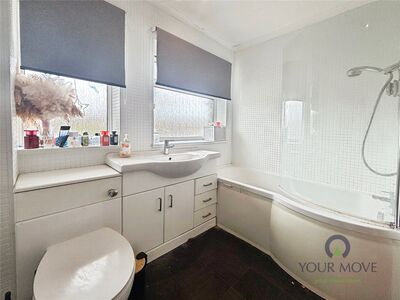 3 bedroom Mid Terrace House for sale