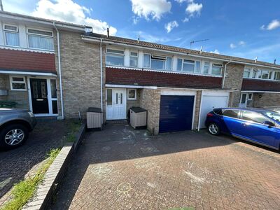 3 bedroom Mid Terrace House for sale