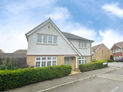 Catherine Howard Close, 4 bedroom Detached House to rent, &pound;2,400 pcm