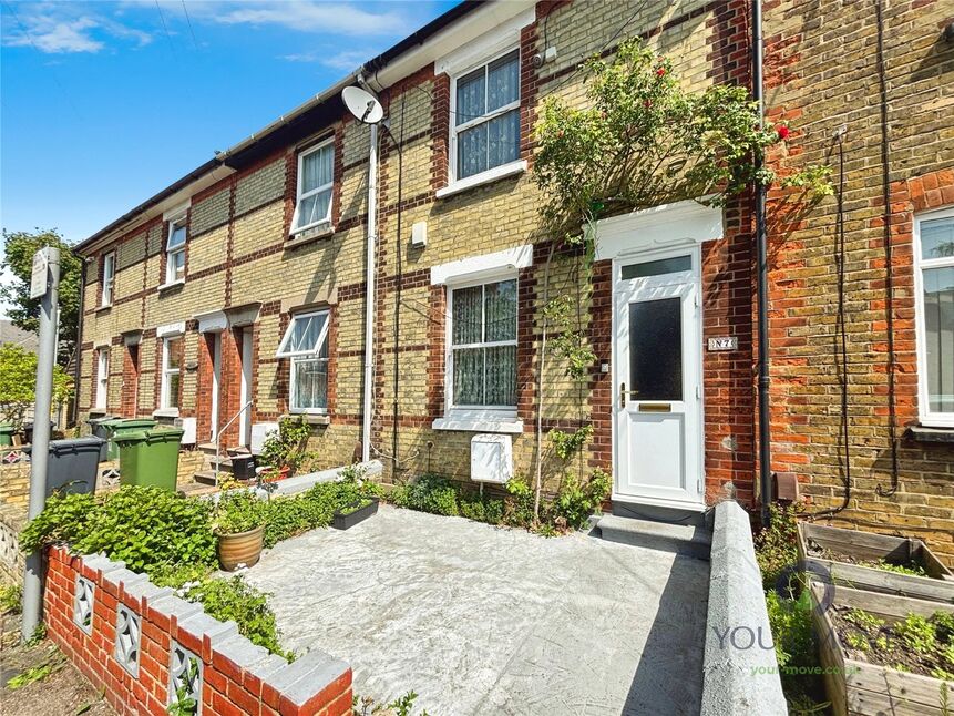 3 bedroom Mid Terrace House for sale