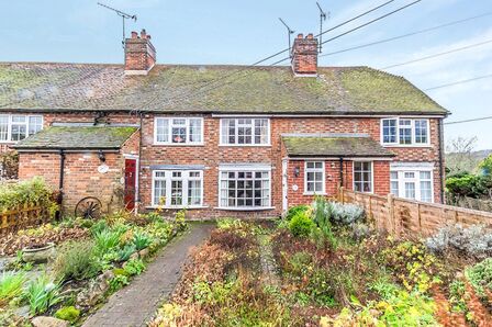 Old Road, 2 bedroom Mid Terrace House for sale, £275,000